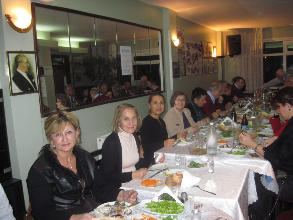 Aylık Gece